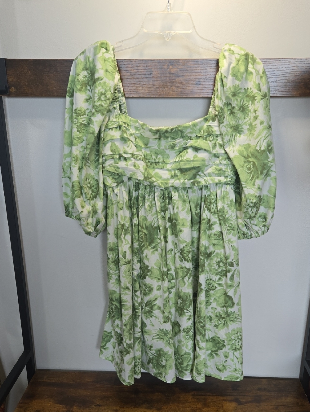 Abercrombie & Fitch Green and White Floral Puff Sleeve Midi Dress